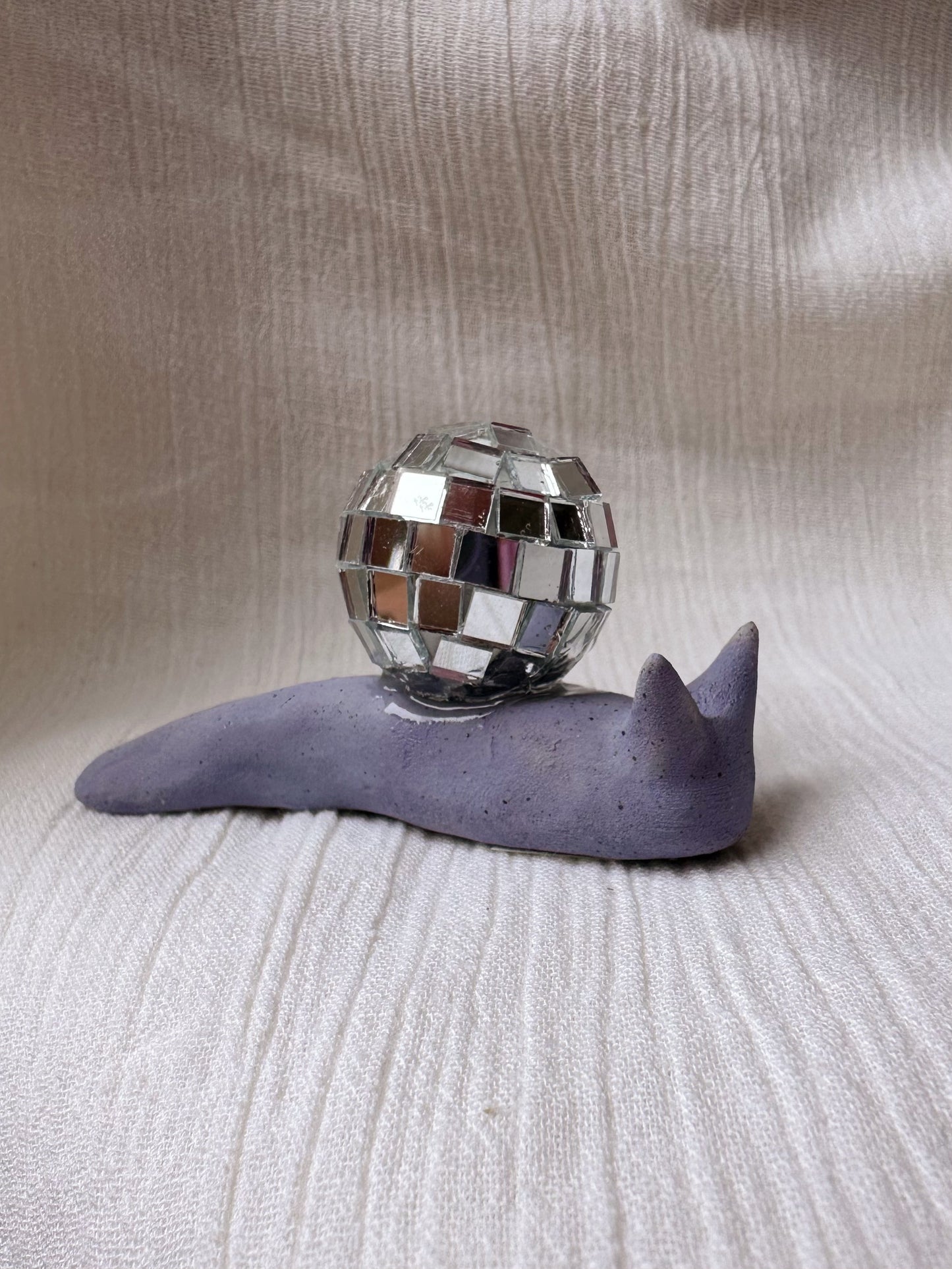 Disco snail