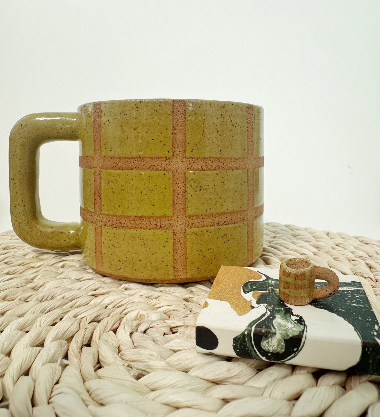 Grid mug